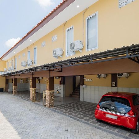 Reddoorz Syariah Near Rsud Dr Iskak Tulungagung Hotel Kedungwaru Eksteriør billede