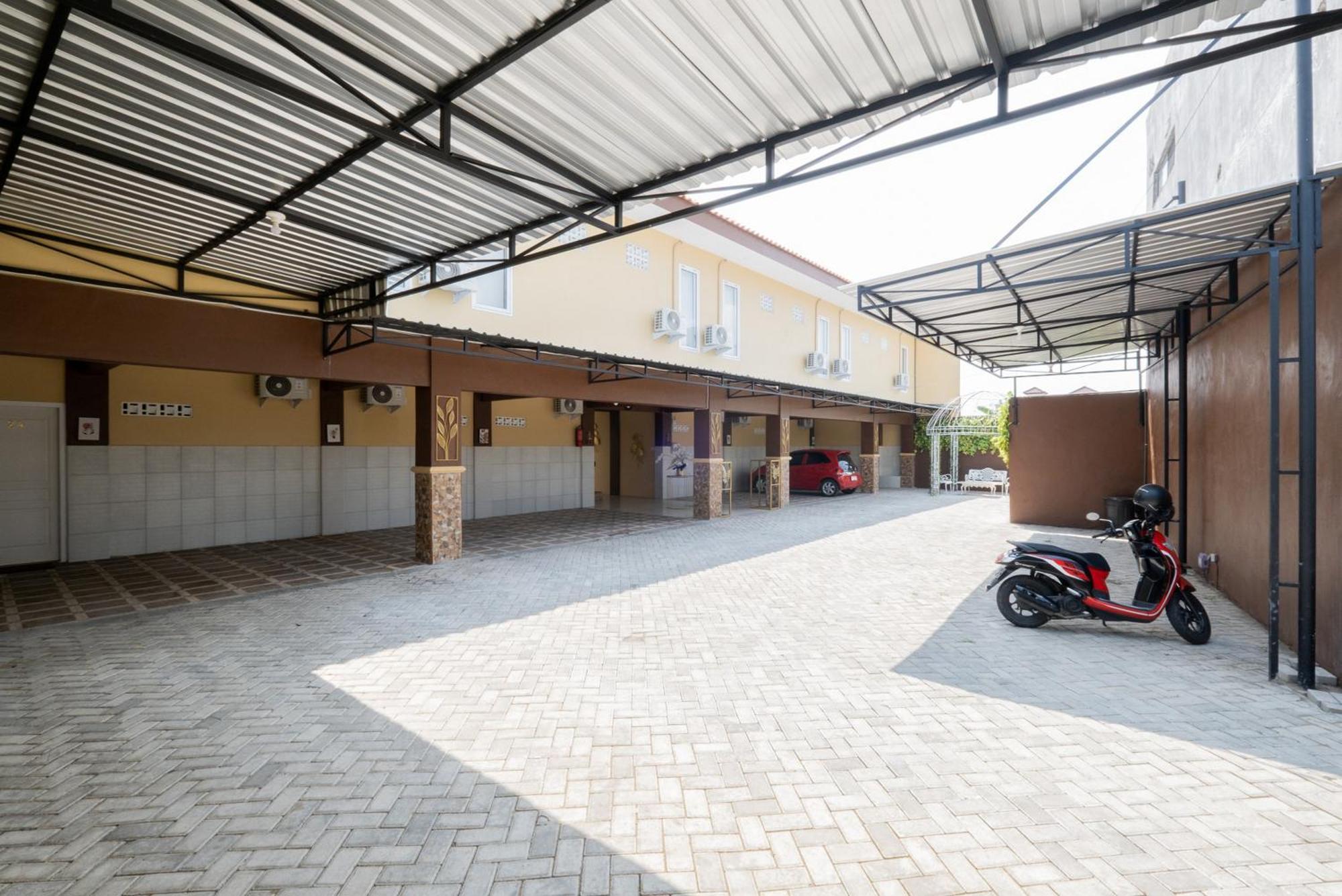 Reddoorz Syariah Near Rsud Dr Iskak Tulungagung Hotel Kedungwaru Eksteriør billede